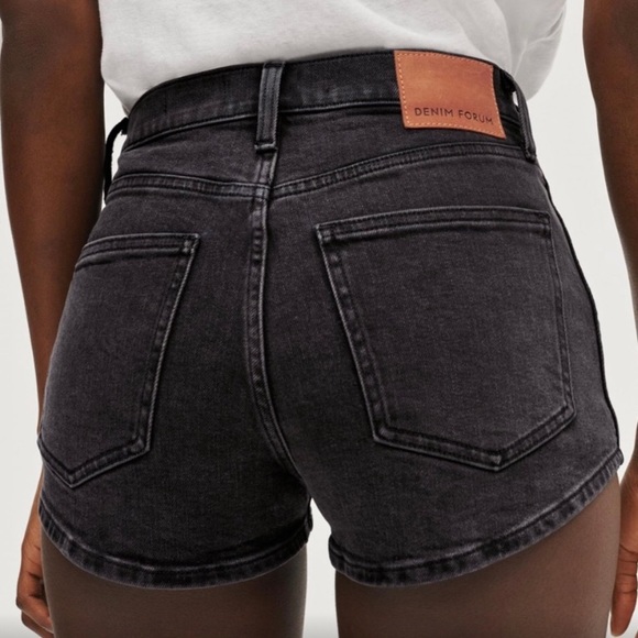 Aritzia Denim Forum Lola Clean Cheeky Short - Picture 4 of 4